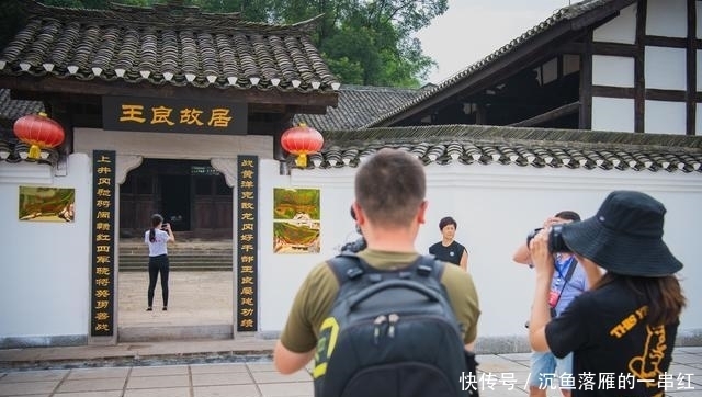 军长|红军军长被土匪打黑枪，建国后才知道，土匪还差点打死一位上将