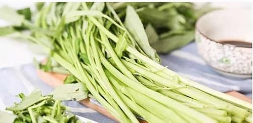 女性不想被人說(shuō)老，堅(jiān)持常吃3種食物，排毒養(yǎng)顏，不可錯(cuò)過(guò)