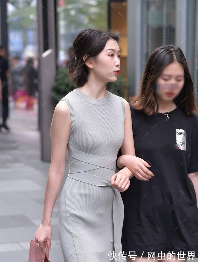 连衣裙 一件灰色的连衣裙,温柔而优雅,很容易比得上黑色的连衣裙!