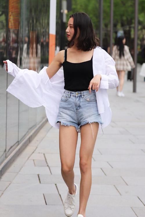 你以为不酷的装扮,能撩到你腿软,“清新”美女不是白叫的