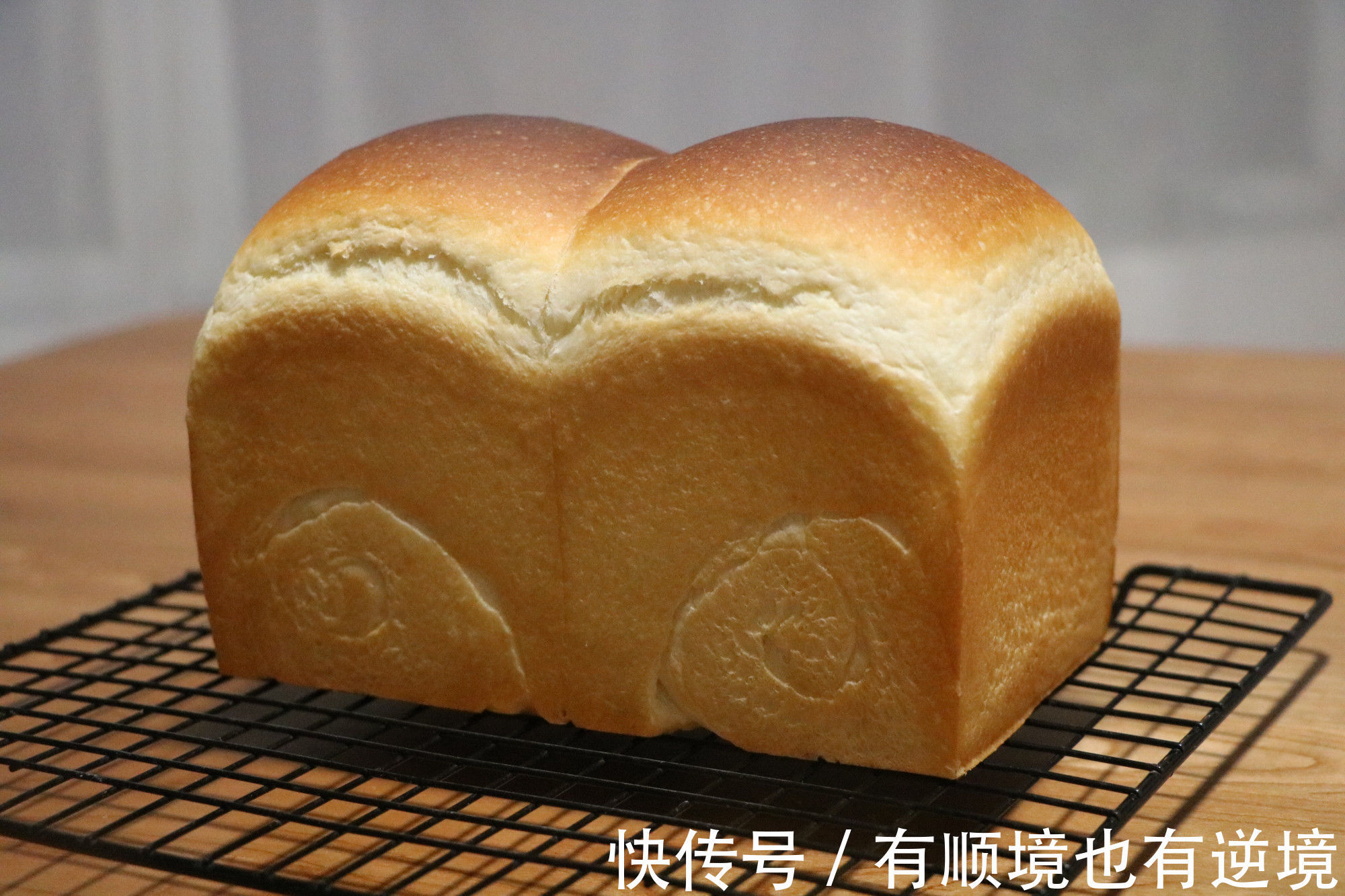 家庭版|我家一周至少做一次的吐司，冷冻起来，早餐几分钟就搞定，特营养