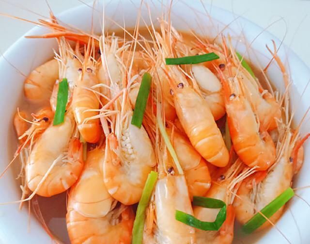 不行|煮虾时,加入生姜和食盐可不行,多加这两样,虾肉细嫩又鲜香