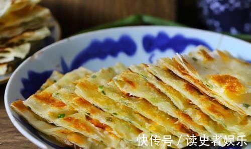 好吃|葱油饼做法简单还好吃,最主要的是放到晚上吃也是非常有劲道的