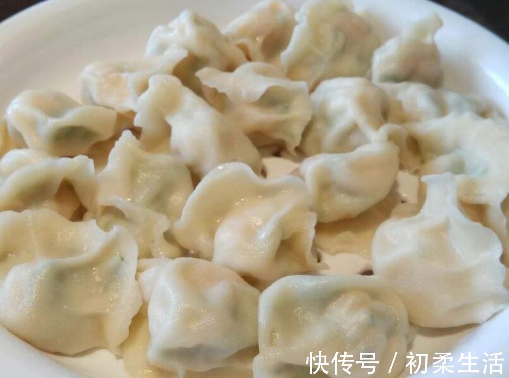 白菜韭菜靠边站，我家就馋这个饺子馅，鲜香味美，每次2盘不够吃