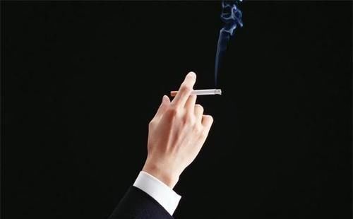  疾病|烟瘾特别大，无法不抽烟，请记好4个关键点，喝3种水远离肺部疾病