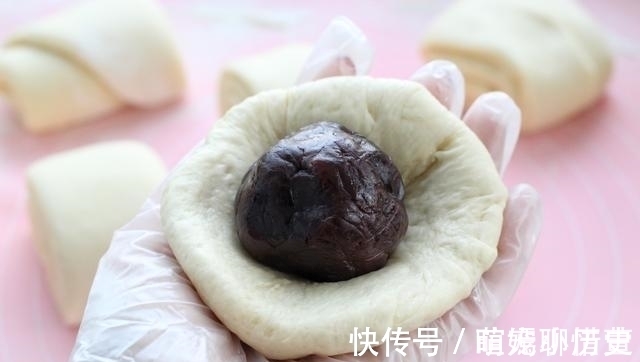 平底锅也能做的红豆馅酥饼，猪油黄油都不用，香甜美味酥掉一地渣