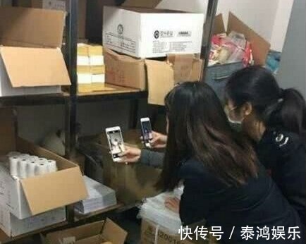 |笑话段子家里停电找电工，等一晚上没来，问原因他却说……