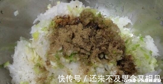 素馅|萝卜做饺子馅时,到底要不要焯水?很多人都不清楚,吃完告诉家人
