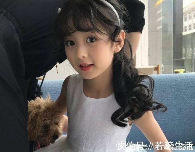 皮皮|从小近视的孩子和不近视的孩子，颜值差距有多大不止一星半点