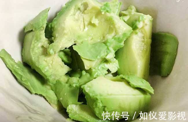 生长发育|怀孕阶段,有4样食物多吃能补充叶酸,促进宝宝发育,孕妈要舍得