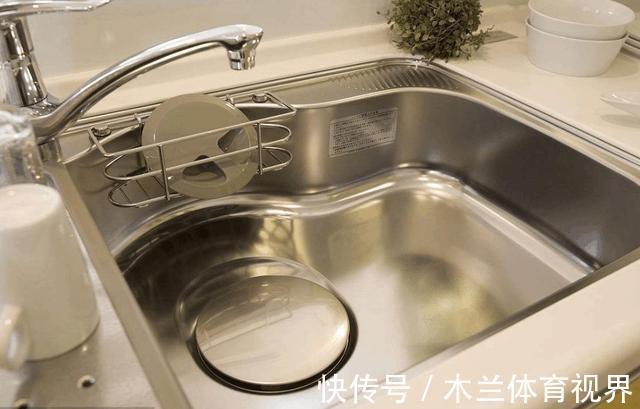 插座|有哪些家居产品早就该淘汰了?我心里的第一名是灯暖浴霸