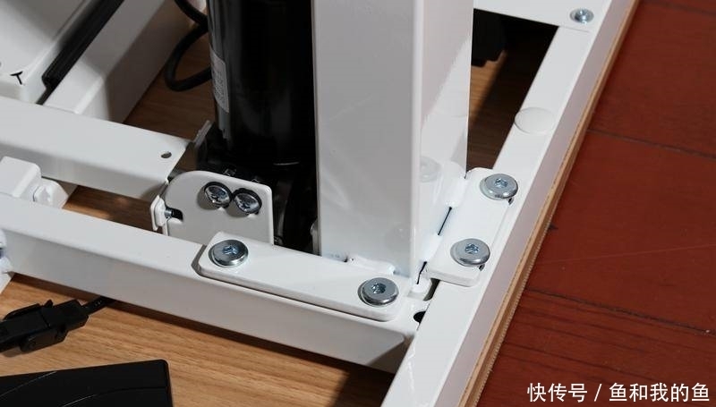 升降|我的梦想桌面,简约大气、智能升降,乐歌E5电动升降桌体验