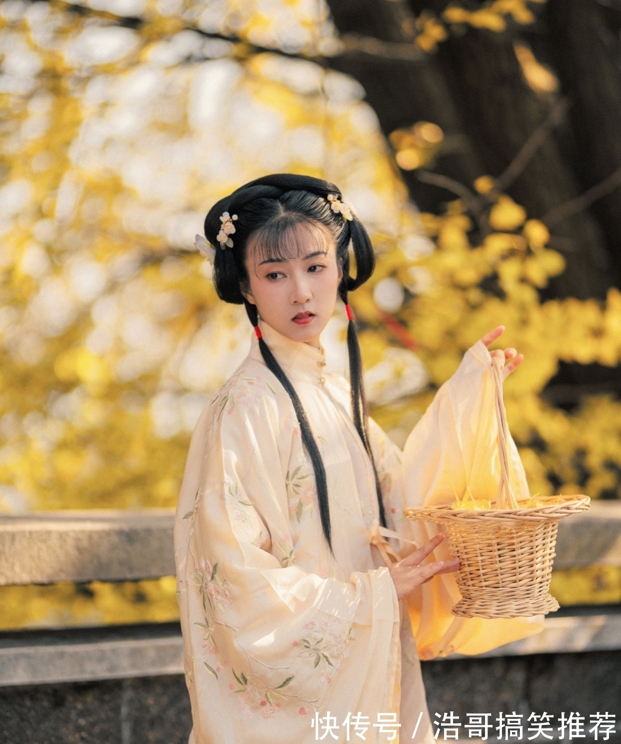 空云$吟怀·七言格律:清香阵阵邀骚客,翠影层层笑醉翁