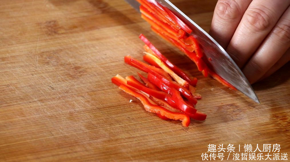 豇豆|豇豆大量上市,别只会炒着吃,教你凉拌的做法,吃着爽脆,口感好