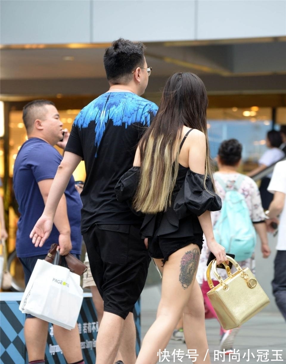 高级感|黑色如何搭配出高级感,一双10厘米细高跟凉鞋,不能缺少