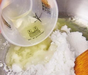 简单|孩子们爱吃的小零食,香甜酥脆,食材简单,买袋白糖就能做