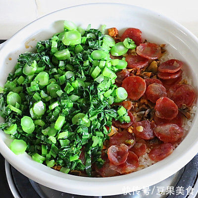 姬松茸腊肠菜饭