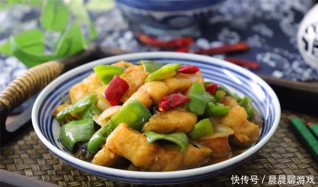 不管炖什么鱼,别再用水炖了,用它炖,鱼肉又鲜又嫩,还没腥味