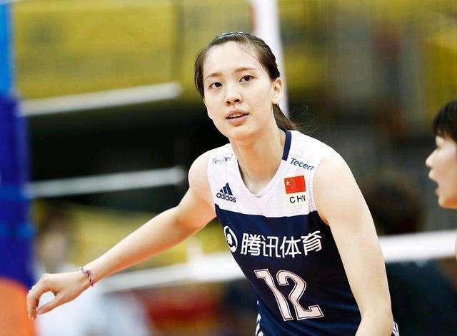中国女排|41扣20中轰下23分!女排美女打出巨星风采,连扣带拦成球队英雄