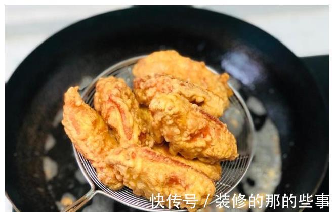 面包糠|炸鸡翅时，脆皮糊如何调制？牢记这3个小技巧，不放面包糠也酥脆