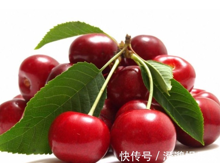 气血|女人来月经时，常吃以下三种水果，能补足气血、缓解痛经