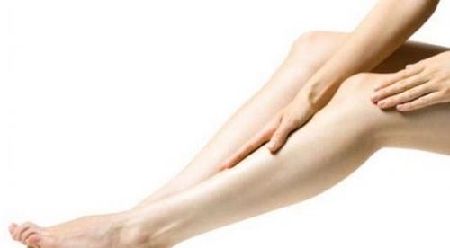 下半身|女人开始变老，下半身会发生三个变化，若一个不占，还算年轻