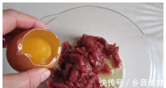 剩饭|婆婆把剩饭和牛肉放锅里，半小时后，酱香浓郁，上桌必被抢光！