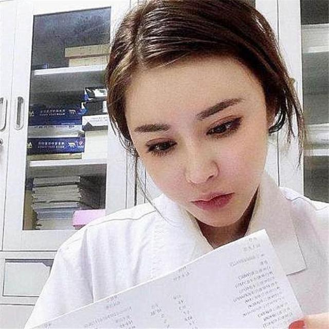 宝妈|怀孕6个月仍去健身房“撸铁”,孕妈晒出照片,网友:这哪像怀孕