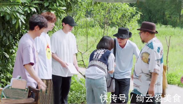 张艺兴带动两本书的畅销,商务印书馆发文感谢,流量的正面引导