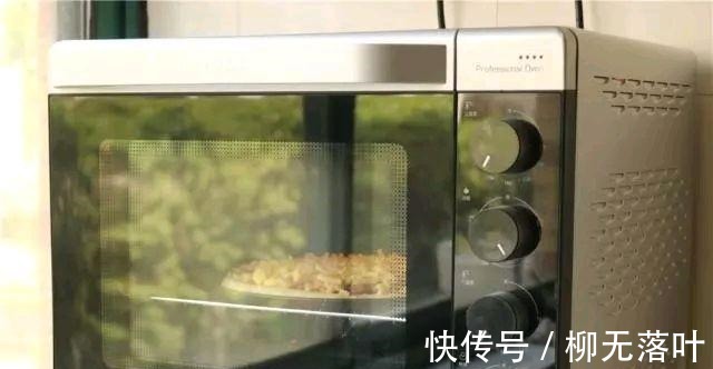 黄油|自制披萨，食材丰富，比外面卖的还好吃！