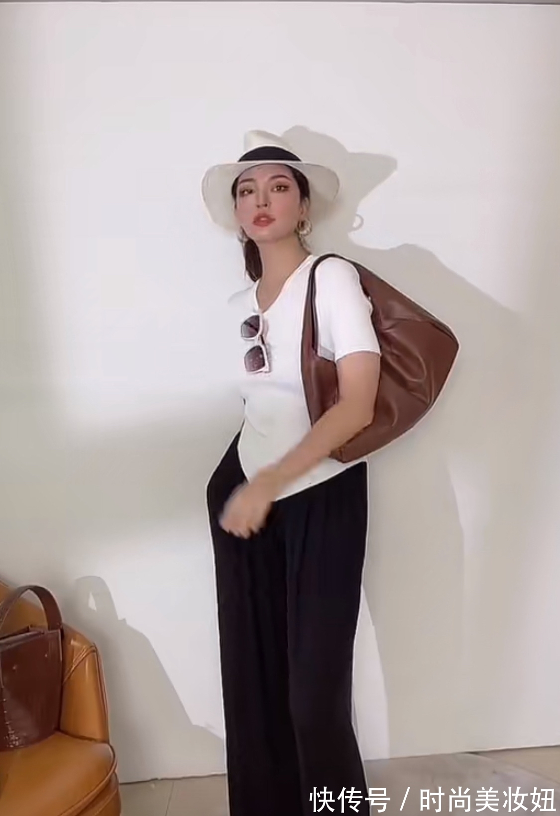 微胖|别再穿黑色宽松T恤,“巨显胖”,教你显瘦小技巧,显瘦10斤不止