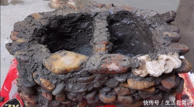 花盆不用买，河边捡堆小石头，做成漂亮的小花盆，养花好有韵味！