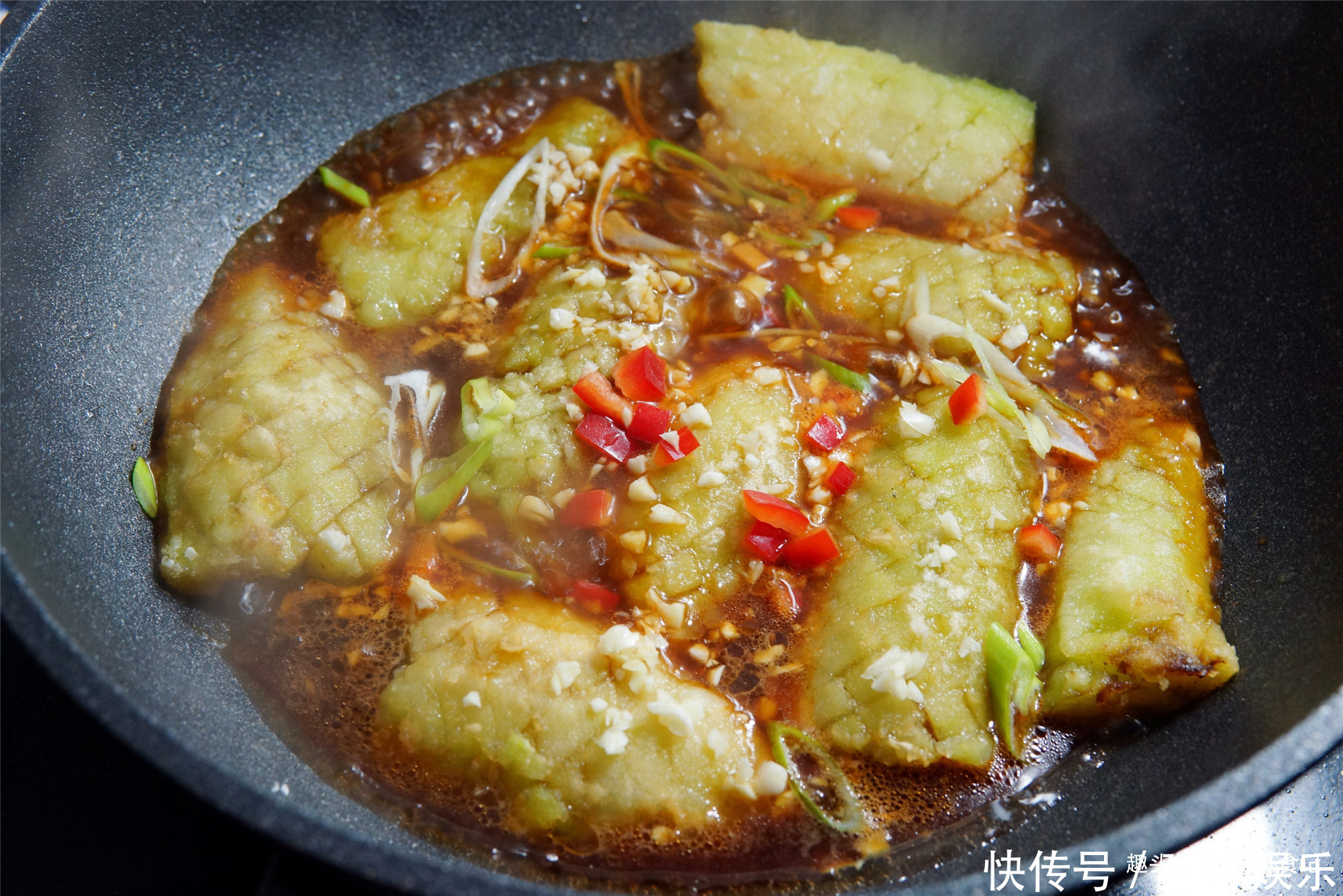 大厨教的爆款“茄子鱼”，上桌米饭不够吃，想不到茄子也能这么香