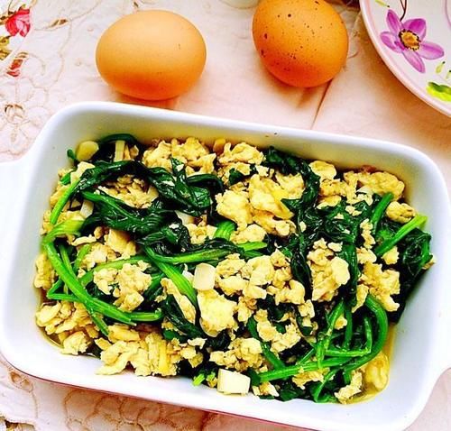 春天雞蛋與此物一起炒，降血糖，舒筋活血，視力好了，快告訴家人