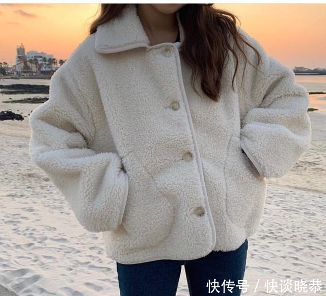  羊羔|别再说“羊羔毛”臃肿显胖了！这样穿！显瘦又高级！
