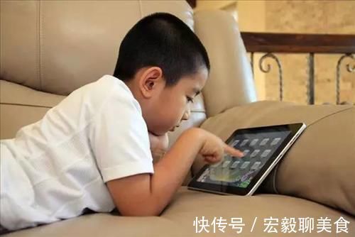 父母|沉迷于“垃圾快乐”中的孩子,未来难有出息,一流父母这样做