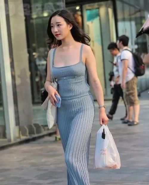 吊带针织长衫，衬托高贵气质，淑女范