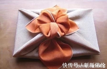 收纳|一块布打两个结,变身大容量高颜值收纳包,几十种折法好强大