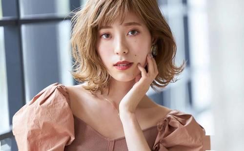 奶茶米棕or鲜艳橙红，给春天点颜色看看