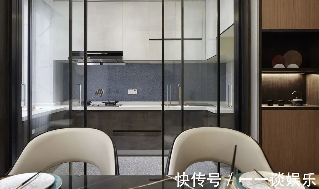 墙面|180㎡现代轻奢风，打造充满华丽与端庄档次的高级居住氛围