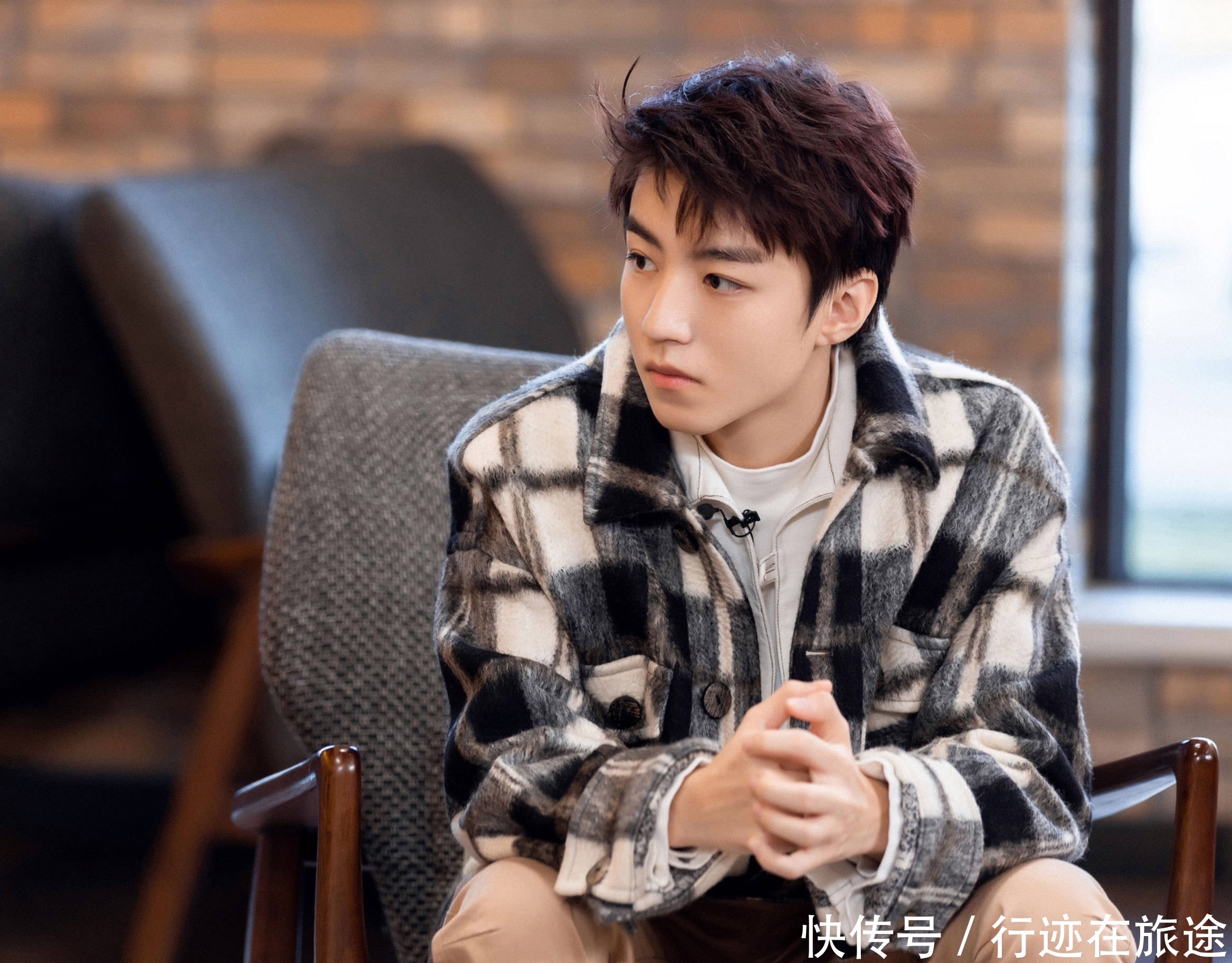 王俊凯实力演绎壁咚,表演系学生无所畏惧,论专业程度我只服他