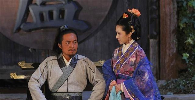 水浒传宋江能稳坐第一把交椅,全依仗他,而不是卢俊义