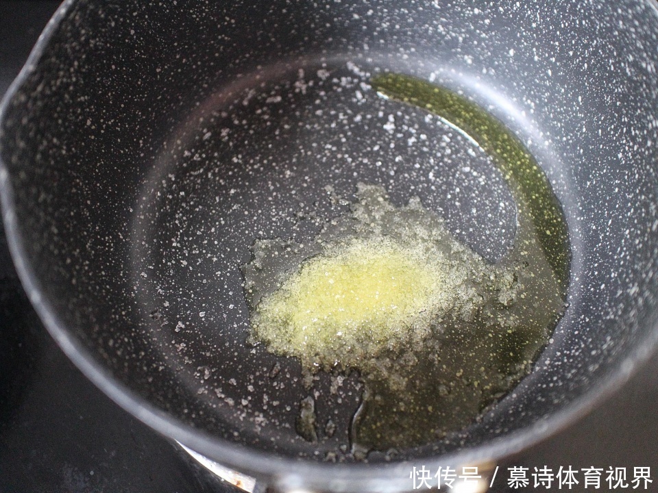 鹌鹑蛋别再卤着吃了,教你新做法,一口一个,比吃肉还过瘾