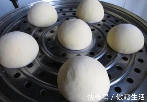 蒸馒头,直接加酵母是大错,牢记6技巧,保证又大又软,香甜可口