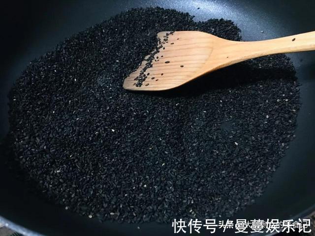 营养物质|38岁孙俪常吃黑芝麻，教你简单做法，每天早餐吃1勺，越吃越精神