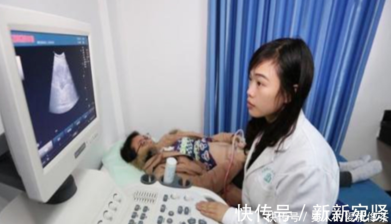 二胎|“鸟脸”妈妈执意生“二胎”,产下孩子容貌引争议,如今后悔了!