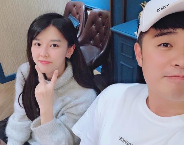 陈赫火锅店为啥能火招聘工资不算啥,看到服务员的长相明白了