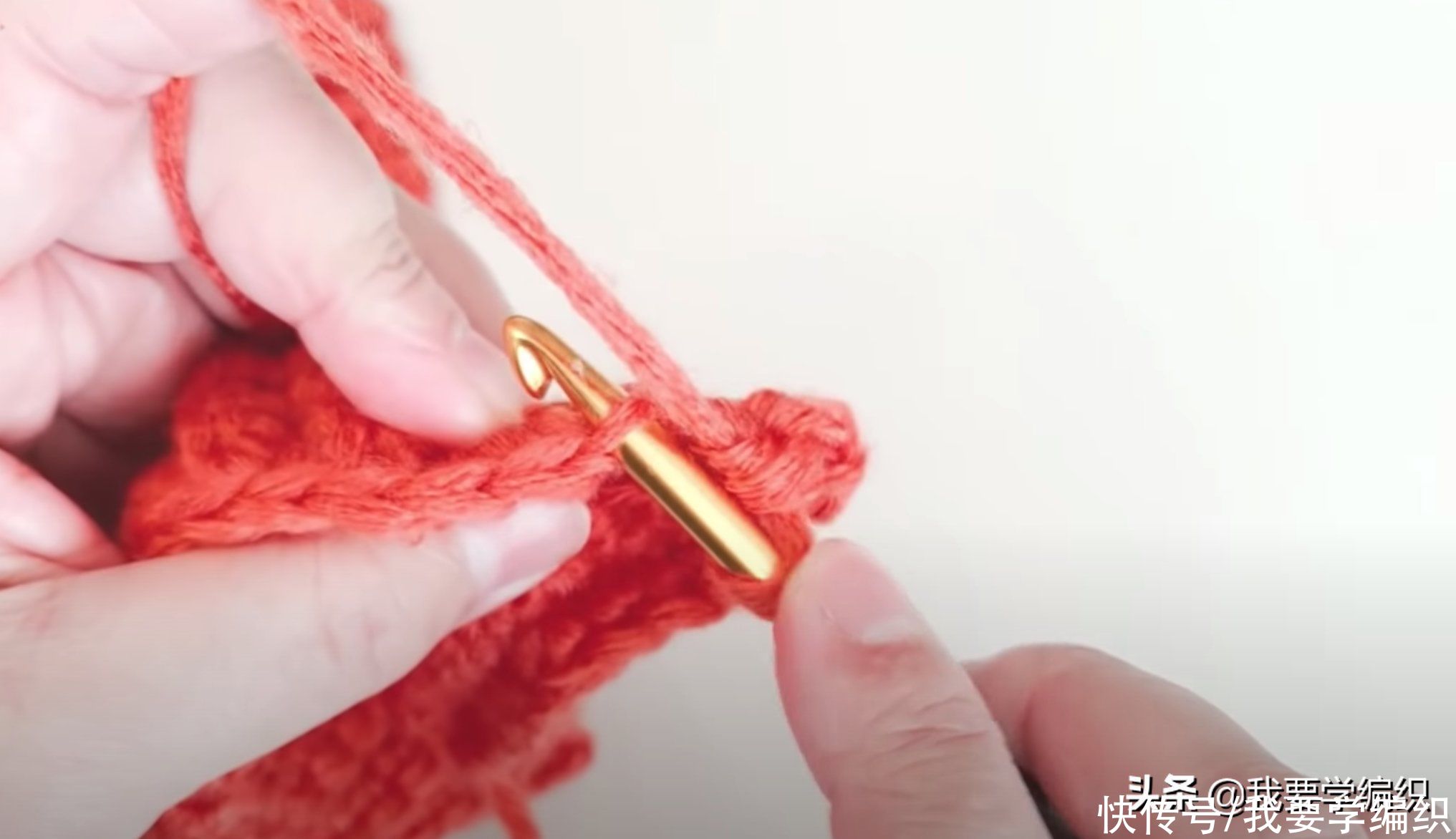 冬天来一款这样的暖帽,护耳辫子帽编织教程,重返你的少女时代