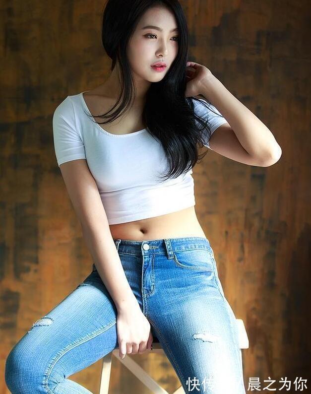 百搭 清纯有气质的小仙女,搭配紧身牛仔裤,回头率特别高!