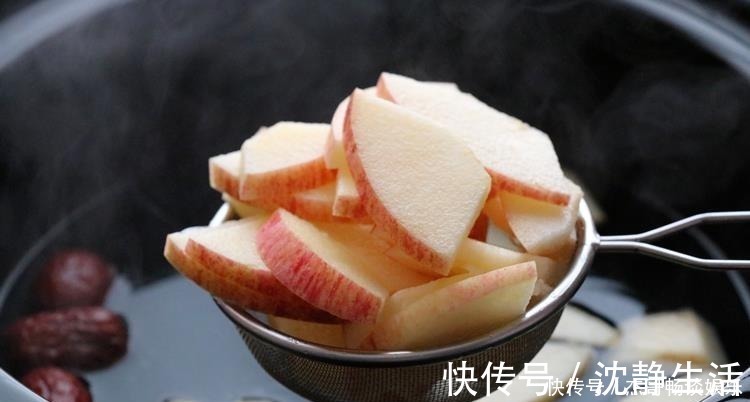 常吃|夏天要多吃苹果，教你1个简单做法，每周煮2回，怕胖的人要常吃